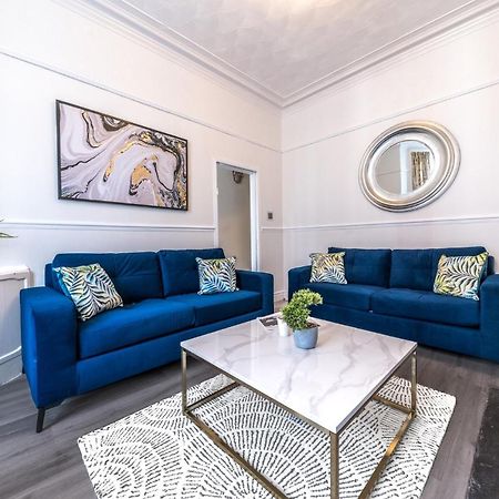 Appartamento Stylish Luxury Large 4Br Kingbed Barrow-in-Furness Esterno foto