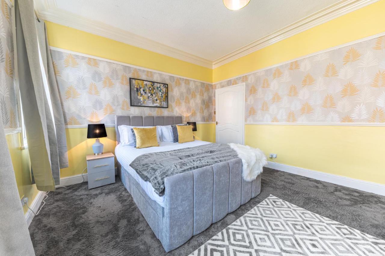 Appartamento Stylish Luxury Large 4Br Kingbed Barrow-in-Furness Esterno foto