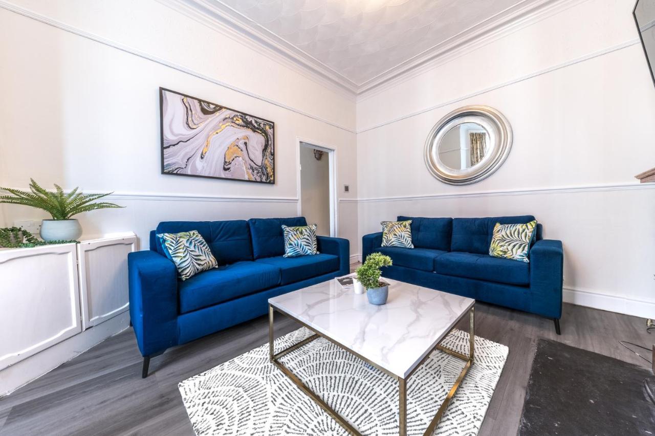 Appartamento Stylish Luxury Large 4Br Kingbed Barrow-in-Furness Esterno foto