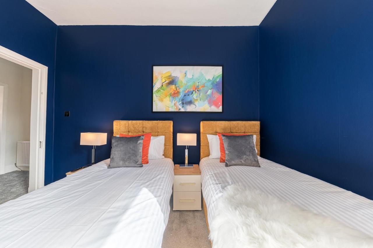 Appartamento Stylish Luxury Large 4Br Kingbed Barrow-in-Furness Esterno foto