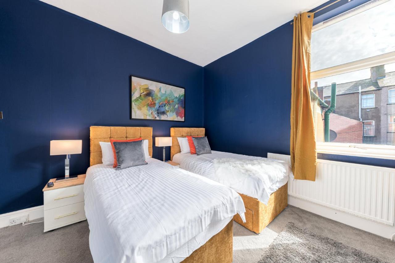 Appartamento Stylish Luxury Large 4Br Kingbed Barrow-in-Furness Esterno foto