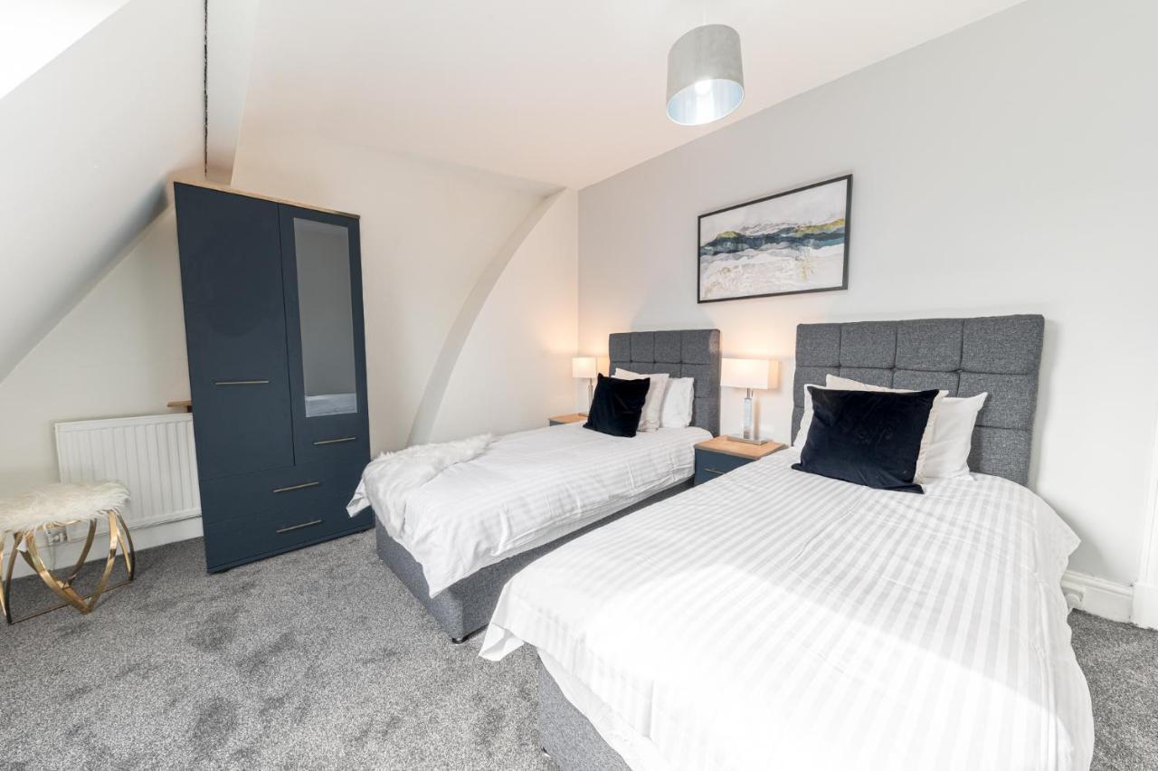 Appartamento Stylish Luxury Large 4Br Kingbed Barrow-in-Furness Esterno foto