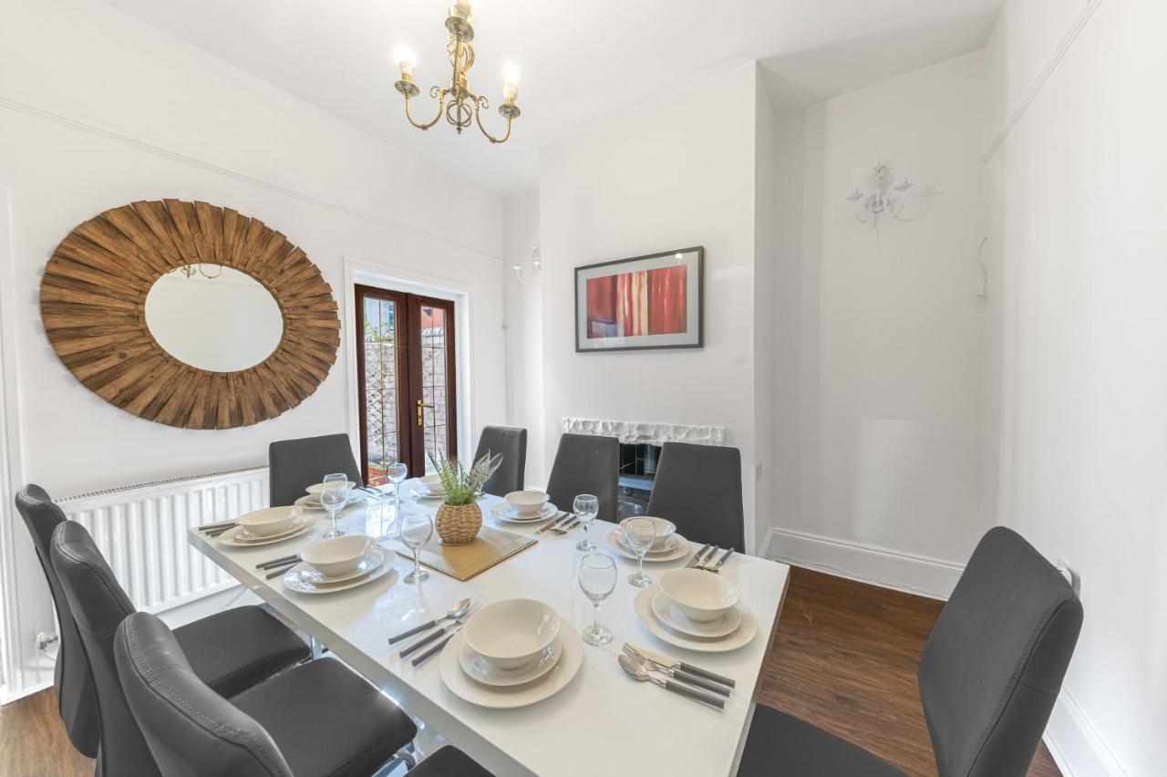 Appartamento Stylish Luxury Large 4Br Kingbed Barrow-in-Furness Esterno foto