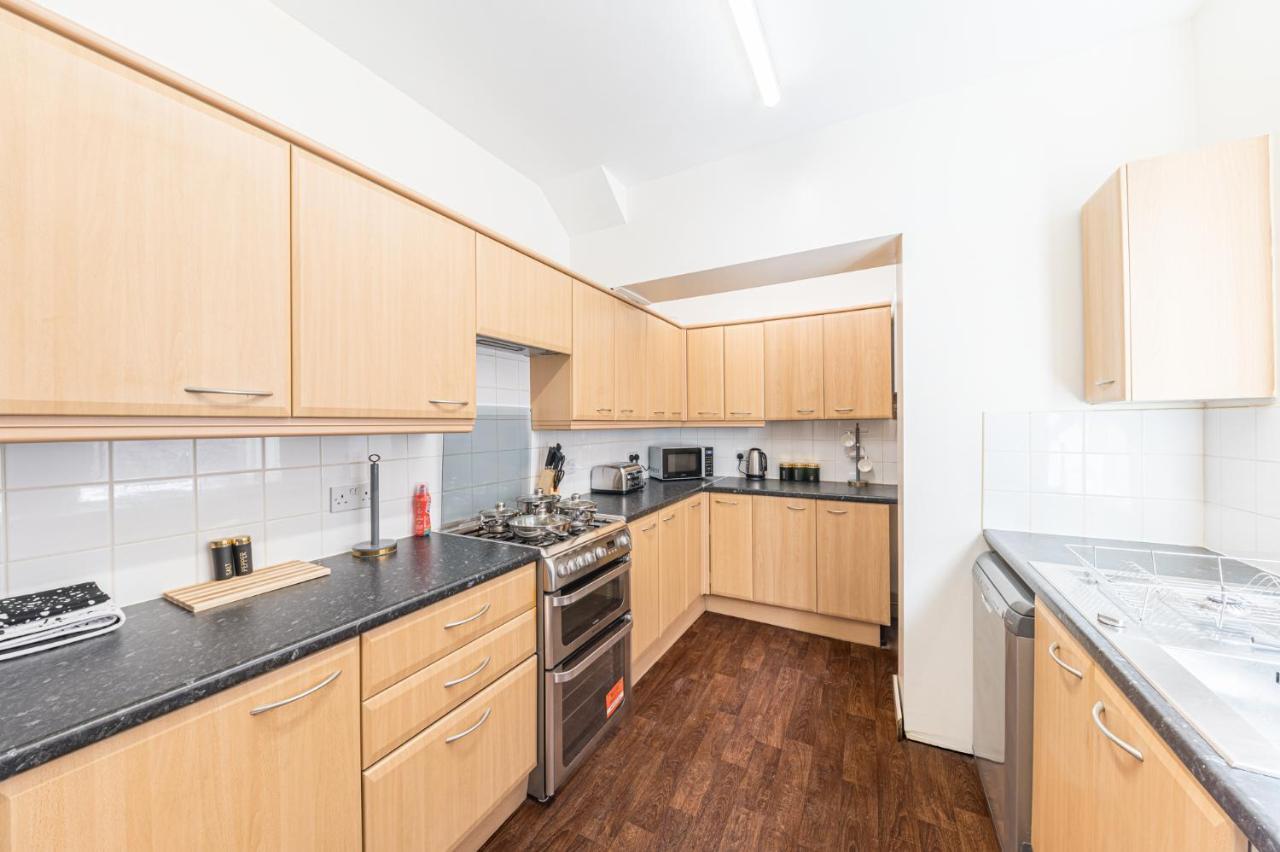 Appartamento Stylish Luxury Large 4Br Kingbed Barrow-in-Furness Esterno foto